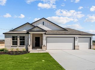 112 Cheyenne Dr, Floresville, TX 78114