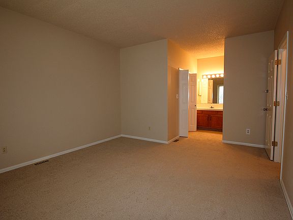 5th image of 5068 Sunsuite Trl