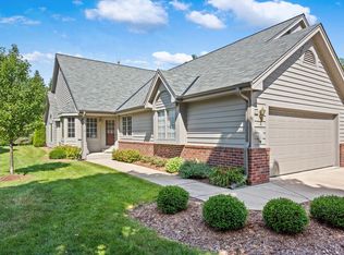 629 Lake Bluff Rd, Thiensville, WI 53092