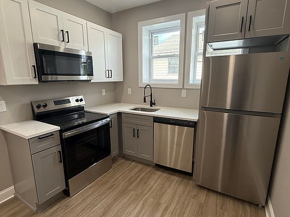 2nd image of 10 Alyea Ter APT 2