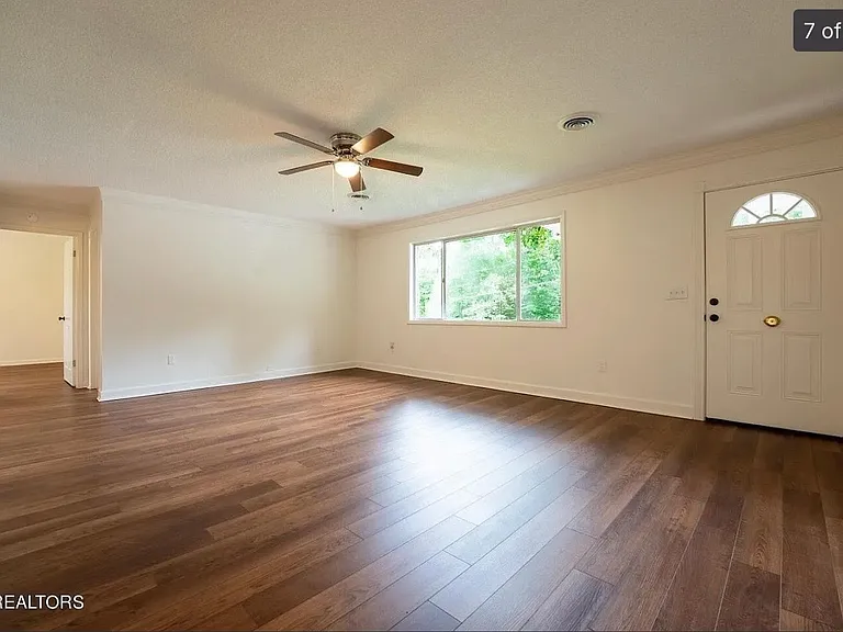 143 Fairhaven Dr — Photo 4