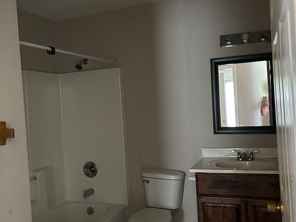 4th image of 1107 E 5th Ave