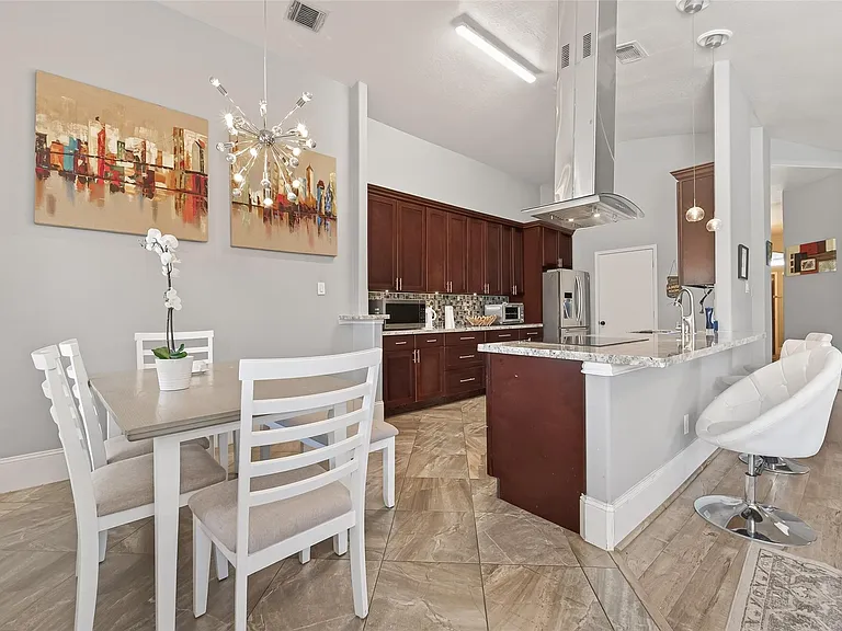 1214 Wesley Dr — Photo 15