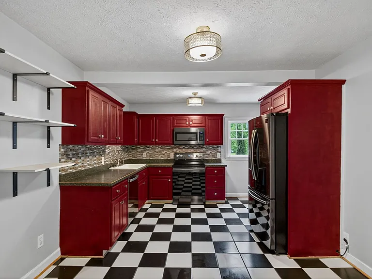 114 Battle Rd — Photo 8