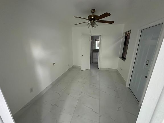 4th image of 19331 SW 116th Ave