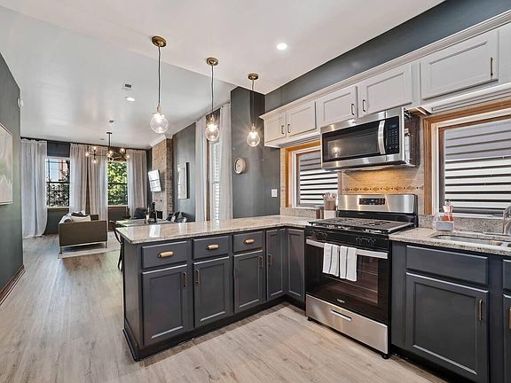 3rd image of 1807 W Erie St #2