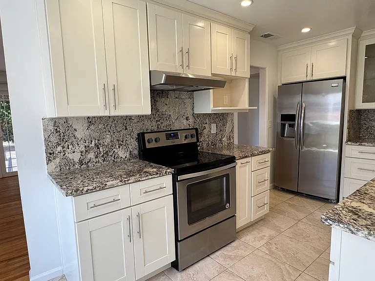 465 Craycroft Dr #1 — Photo 5