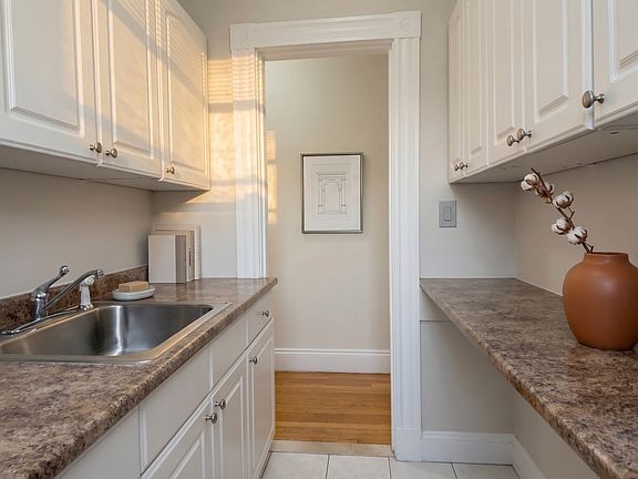 4th image of 45 Strathmore Rd #33