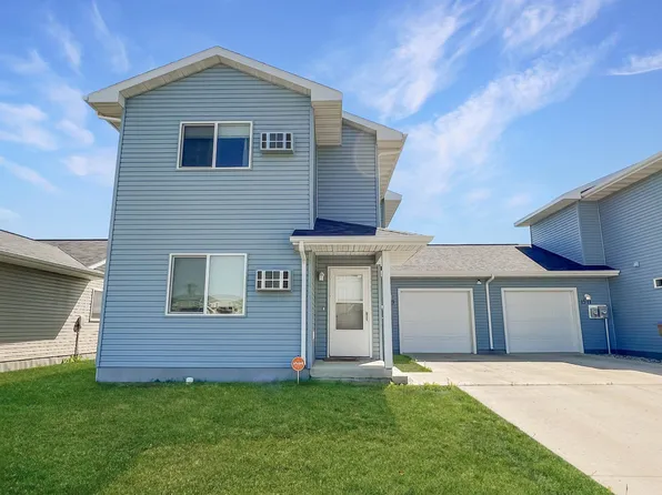1569 47th Loop SE, Minot, ND 58701