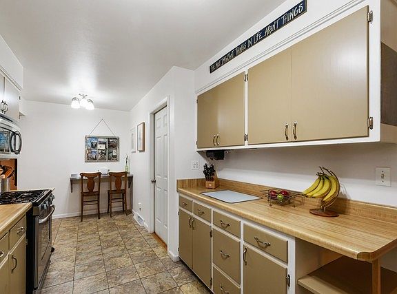 5th image of 7443 W College Dr