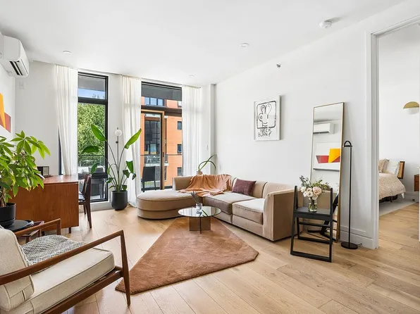 114 Lexington Ave #304, Brooklyn, NY 11238