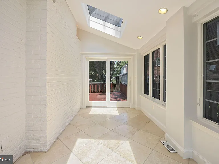 4505 Alton Pl NW — Photo 16