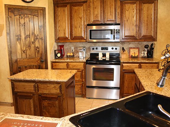 3rd image of 120 Mesquite Dr