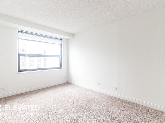 3rd image of 1112 N Dearborn St #1502
