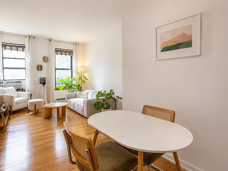 208 Willow Ave #201 — Photo 11
