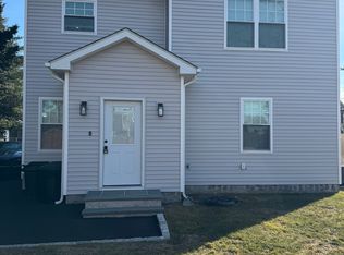 269 Locust Ave APT A, Babylon, NY 11702