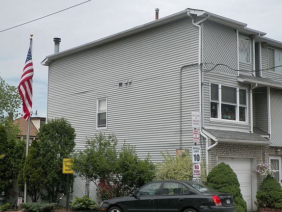 2nd image of 880 Jewett Ave
