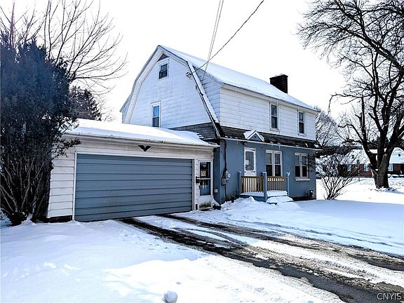 2nd image of 221 Tompkins St