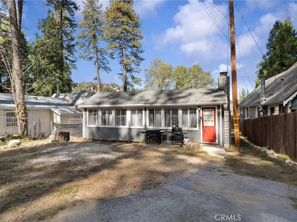 22894 Waters Dr, Crestline, CA 92325