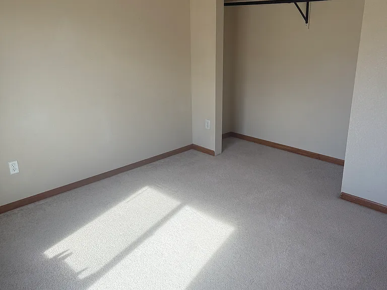 3389 Hewitt St — Photo 12