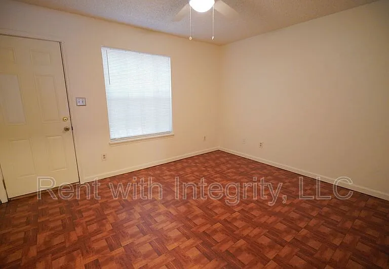 2335 Parrot Ln — Photo 9