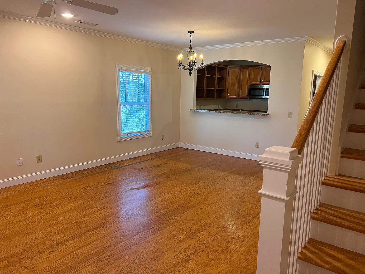 3 bed, 3.5 bath, 2200 sqft, $2,495 — Photo 4