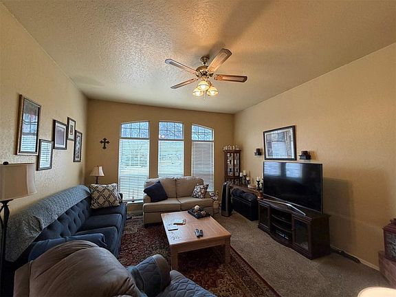 4th image of 8209 NW 99th St