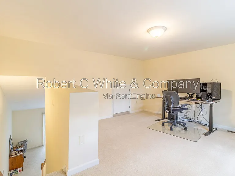 330 Crystal Ave #10 — Photo 14