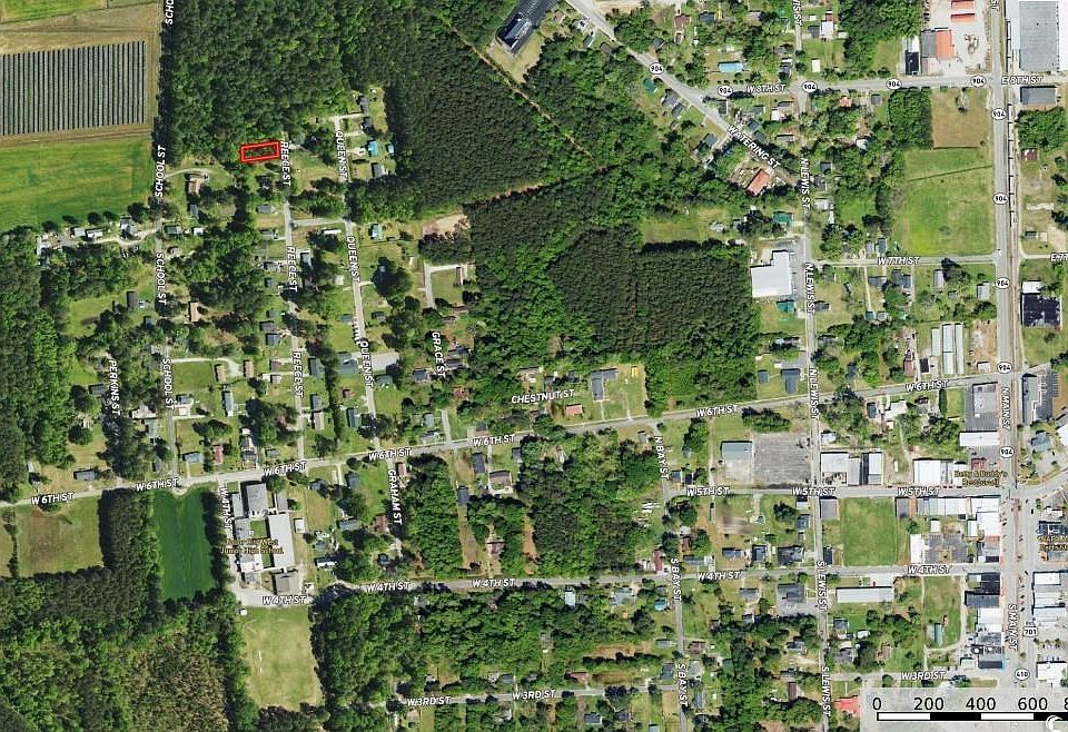 2nd image of 207 Reece St.