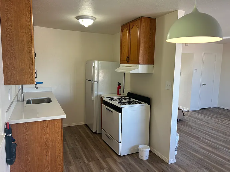 885 5th Ave #2 — Photo 4