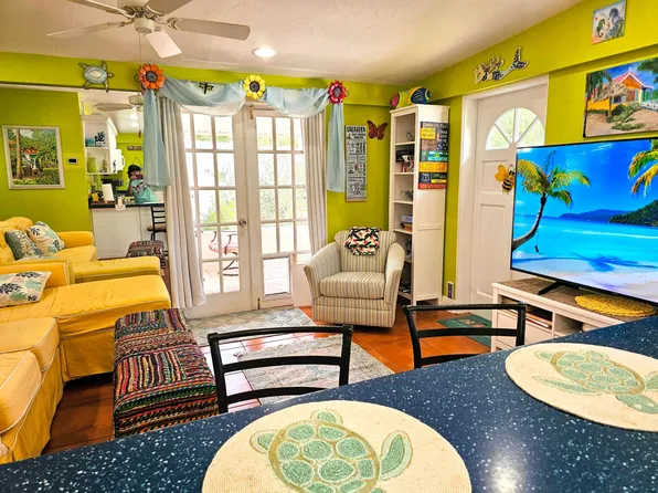 3760 Saint Charles Cir, Sarasota, FL 34233