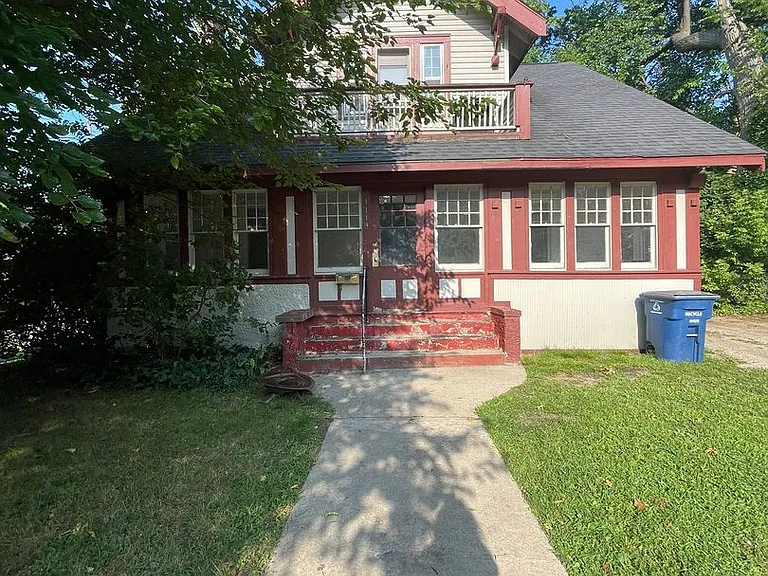 1116 Packard St — Photo 1