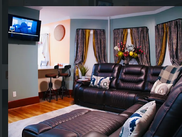 19 Hazelton St #1 — Photo 5