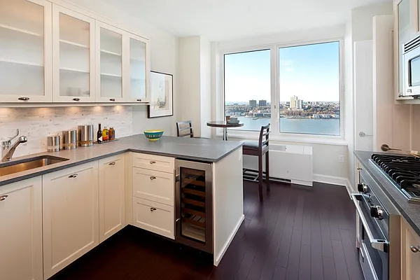 Sold by Corcoran | media 19