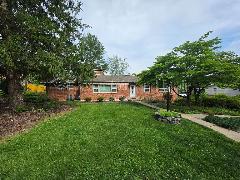 15 Ginell Cir — Photo 1
