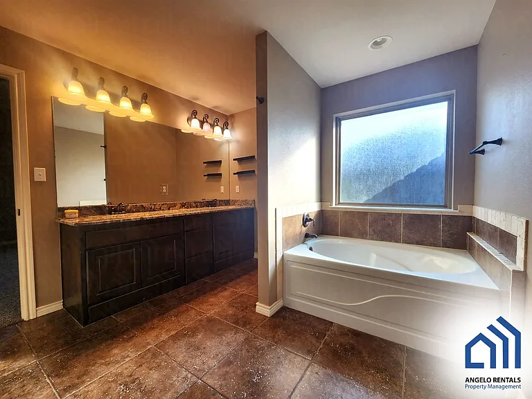 5905 Merrick St — Photo 16