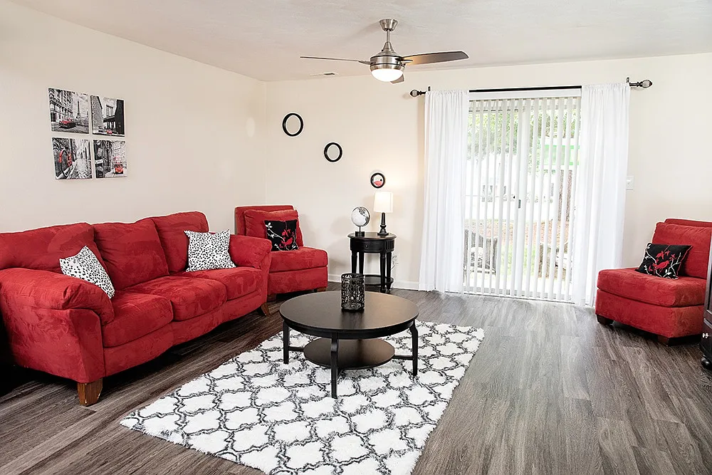 Beachwood Park Apartments and Townhomes — Photo 3