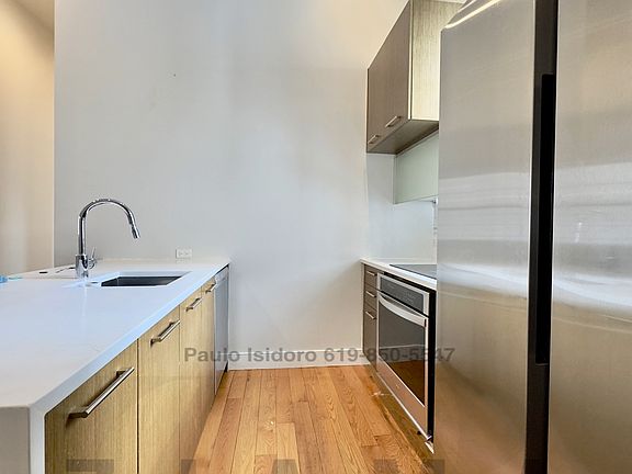 5th image of 72 Willoughby St #H