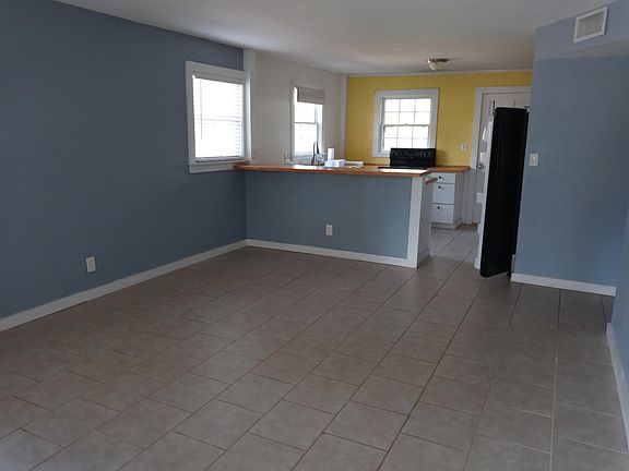 5th image of 1024 Alachua Ave