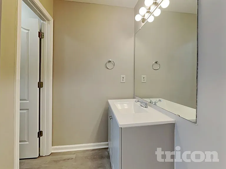 1219 Falls Creek Ct — Photo 11
