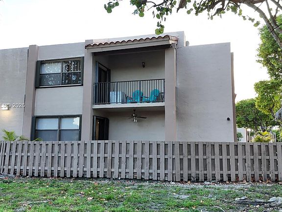 5th image of 240 W Park Dr APT 108-4