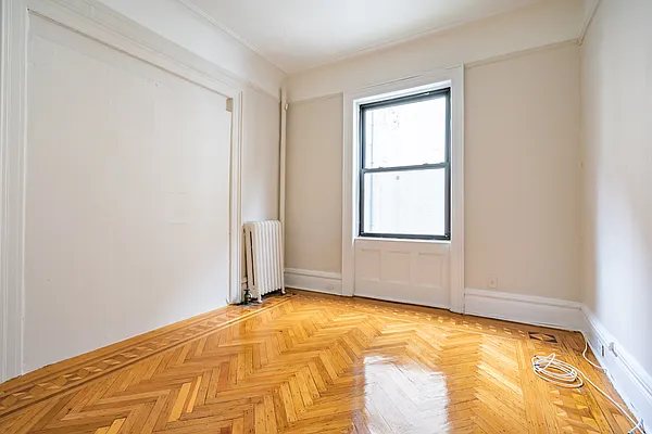 Rented by Metropolitan Equities | media 8