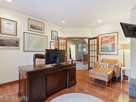 5th image of 3059 Berkshire Ct