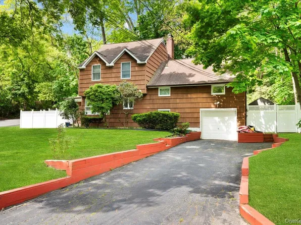 18 Nursery Road, Melville, NY 11747