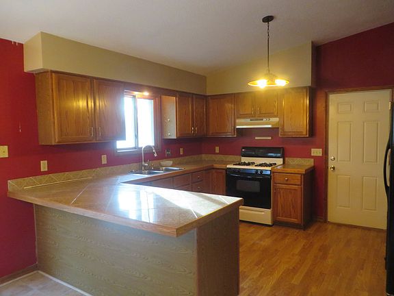 3rd image of 113 S Westlawn Dr