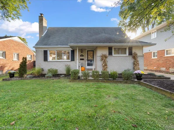 2720 Woodland Ave, Royal Oak, MI 48073