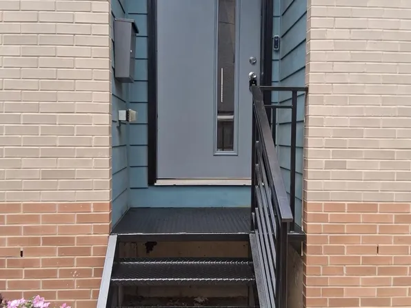 2664 Collins St, Philadelphia, PA 19125