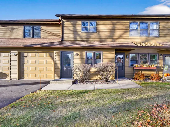 1135 Manor Dr APT 30, Neenah, WI 54956