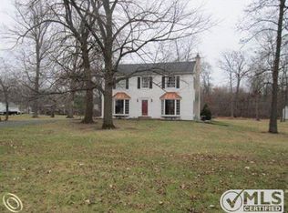 25519 Meridian Rd, Grosse Ile, MI 48138