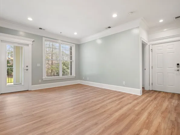 901 Canenaugh Dr APT 108, Raleigh, NC 27604